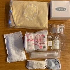 新品　授乳クッション、入院セットなど