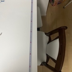 折りたたみ式ダイニングテーブルの画像