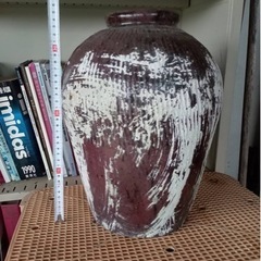 【値下げしました】デザインのある壺