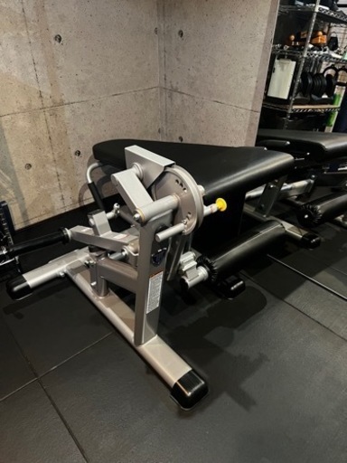 タフスタッフ　レッグエクステンション