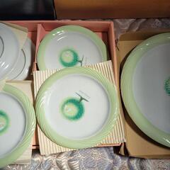 レトロ食器セットの画像