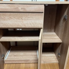 本日2時までの連絡で　パソコンデスクの画像