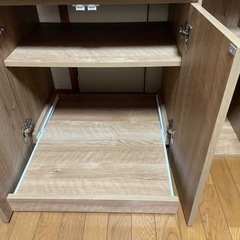 本日2時までの連絡で　パソコンデスクの画像