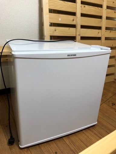 アイリスオーヤマ　45リットル小型冷蔵庫　白