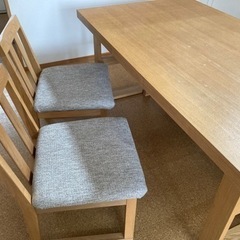 4人向けダイニングテーブルセットの画像