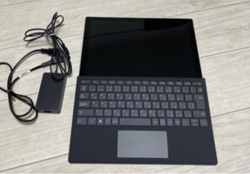 Surface Pro5 256G（キーボード付属）