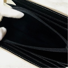 【未使用品】クロコダイル ワニ革 ラウンドファスナー 長財布  バニラホワイト　の画像