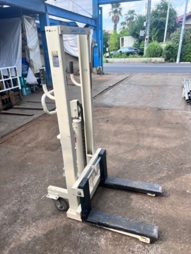 ハンドフォークリフト