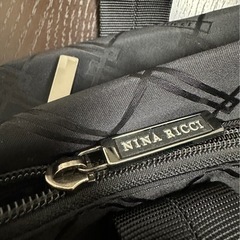 NINA RICCI ニナリッチ　ボストンバッグ　小旅行に、ジムに。の画像