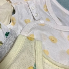 60  ユニクロ ベベ アカチャンホンポ メッシュ ノースリーブ 袖なし ロンパース ボディースーツ 半袖ロンパース 出産準備 の画像