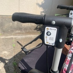 介護　ショッピングカー　座れる　シルバー　の画像