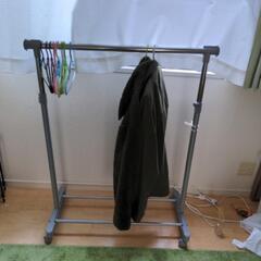 キャスター付きハンガーラックの画像
