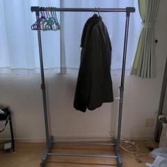 キャスター付きハンガーラックの画像