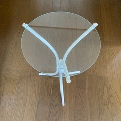 ガラステーブル