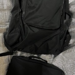 ダイビング軽器材とキャリーバックの画像