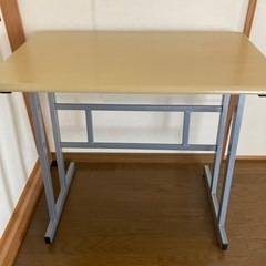 カジュアルデスク
