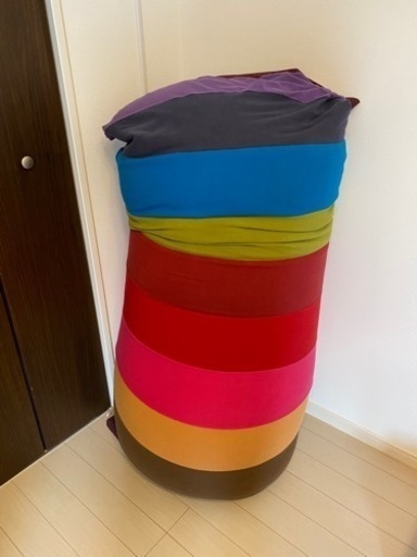 受け渡し予定者決まりました。Yogibo Max Rainbow