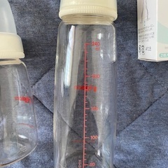 哺乳瓶　乳首　新生児　の画像