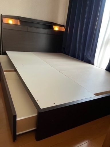 ニトリ　ダブルベッドフレーム(マットレス無し)