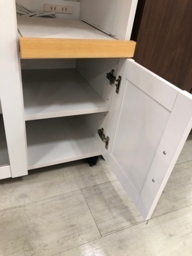 取りに来れる方限定！キッチンボードです！
