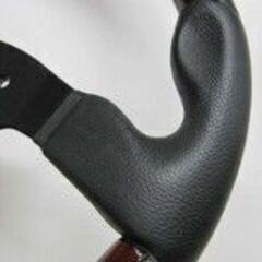 🚗【ステアリング】超美品！MOMO   ウッド&レザー 35.5Φ ガングリップ【カー用品高価買取アールワン田川】の画像