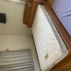 【受付再開】セミダブルベッド（マットレス付き）