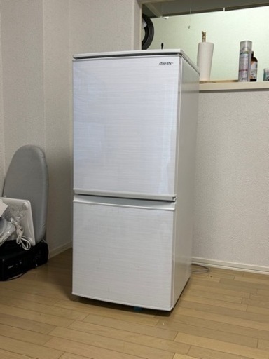 シャープ　冷蔵庫 137L 2020年製