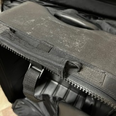 ダイビング軽器材とキャリーバックの画像