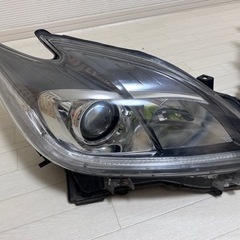 30プリウス 後期　ヘッドライト本体　HIDバラスト、バルブ付きの画像