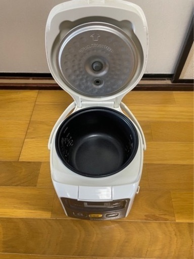 冷蔵庫　146L 2018年製　三菱、　炊飯器付き
