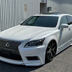 LS460 WALDフルエアロ 22inホイール 高額パーツ多数...