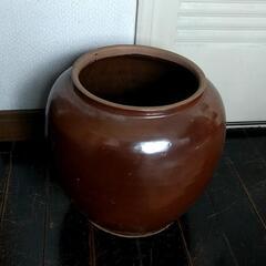 陶器の瓶●かめ●壺●花瓶や傘立てなどに？