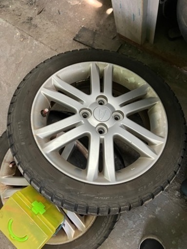 ダイハツ純正15インチアルミ4本　オマケタイヤ付き