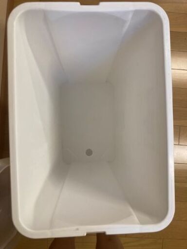 材料保管容器　70L