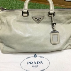 未使用　PRADA プラダ　本革バック　A4
