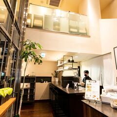 【アパホテル神田東１階】WHIZ CAFE　異国情緒溢れるオシャレなカフェ&バー − 東京都
