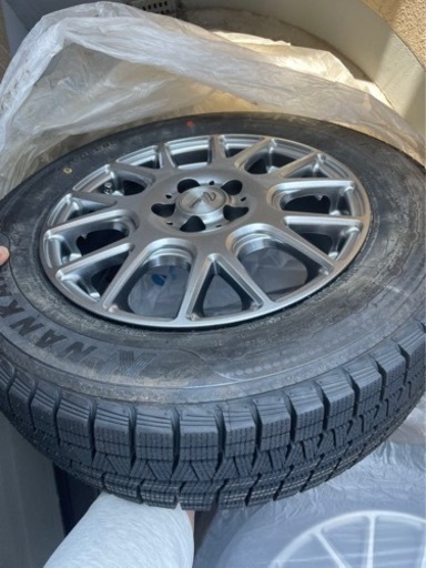 新品スタンドレスタイヤ