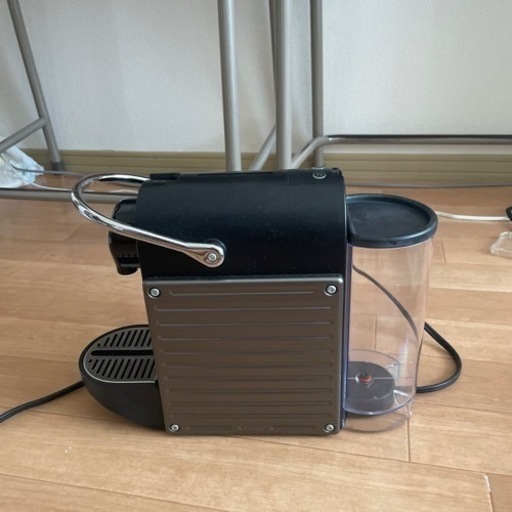 ネスプレッソ　コーヒーメーカー