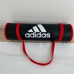 adidasトレーニングマット/ヨガマットの画像