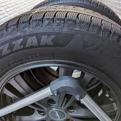 スタッドレスタイヤの画像