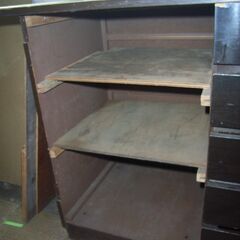 昭和レトロ家具 ミシン台を加工した収納棚【詳細を読んでから問い合わせしてください】の画像