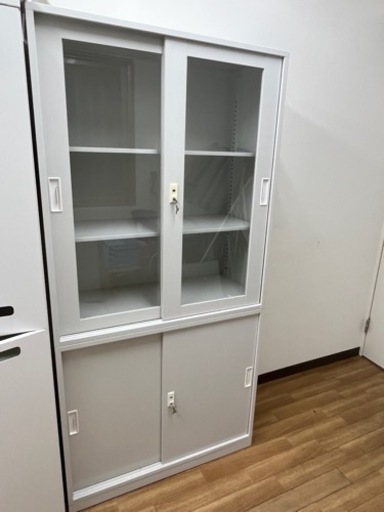 【鍵付き引き違い書庫】上段ガラス製✖️下段スチール製