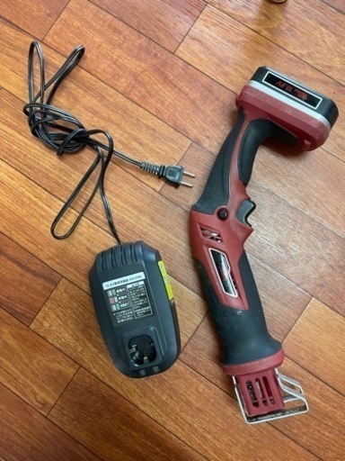 電気のこぎりKN-12LIA  専用充電器10.8V KN-01BC