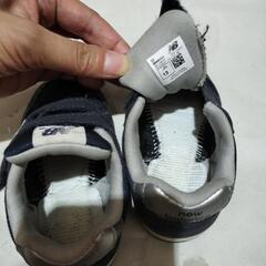 ニューバランス　13　紺　996の画像