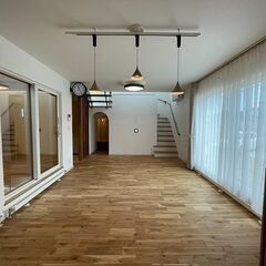 苫小牧市美原町／新築住宅『中庭･ヌック･中二階... センスが詰...