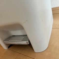 ゴミ箱の画像