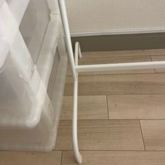 白　ラックの画像