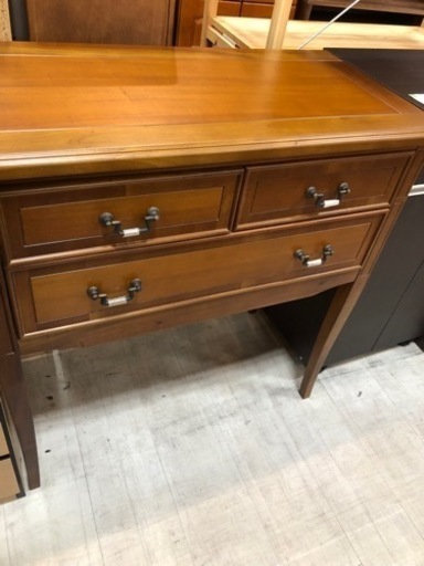 取りに来れる方限定！アンティーク調キャビネットです！