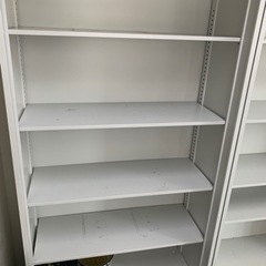 直接取りに来られる方限定になります。1000-3000円　１棚の画像