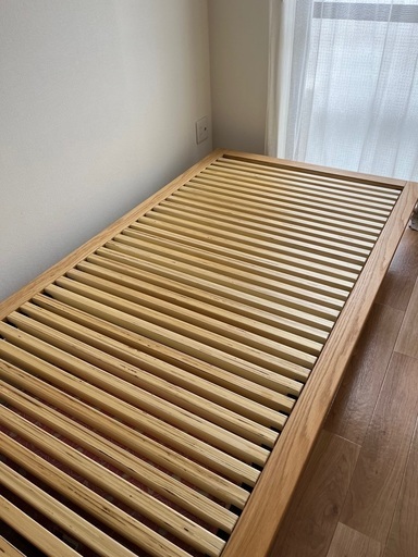 無印良品　シングルベッド　スチール脚付